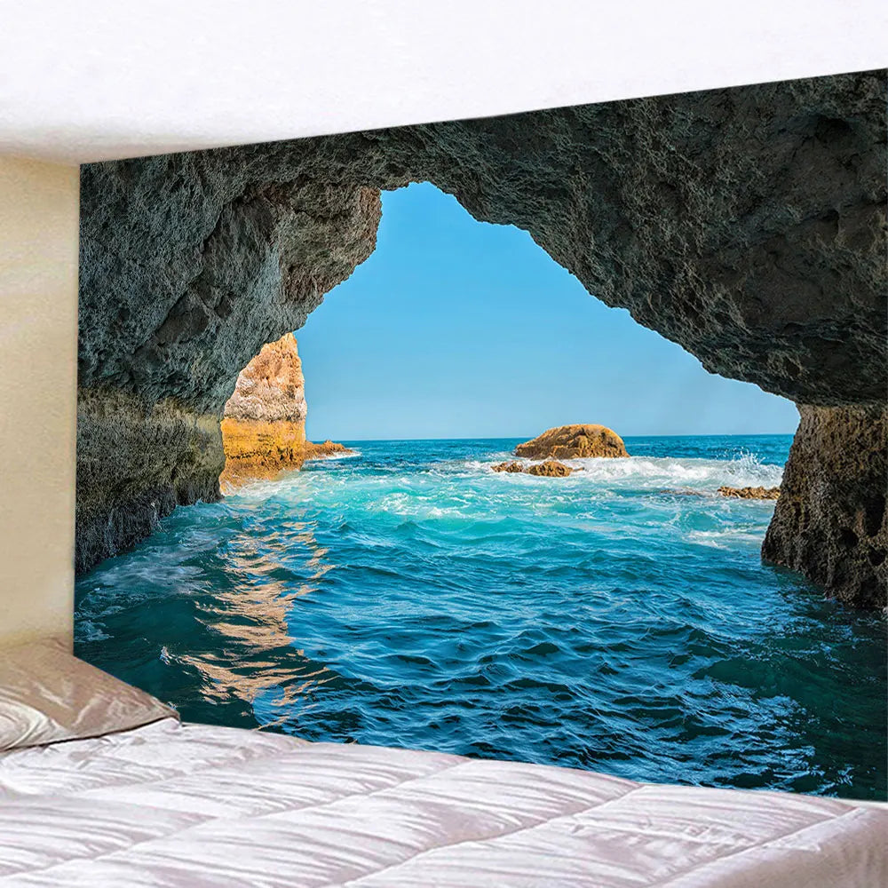 Tapisserie Murale Vue Méditerranéenne - Terrasse Fleurie & Village au Bord de l'Eau